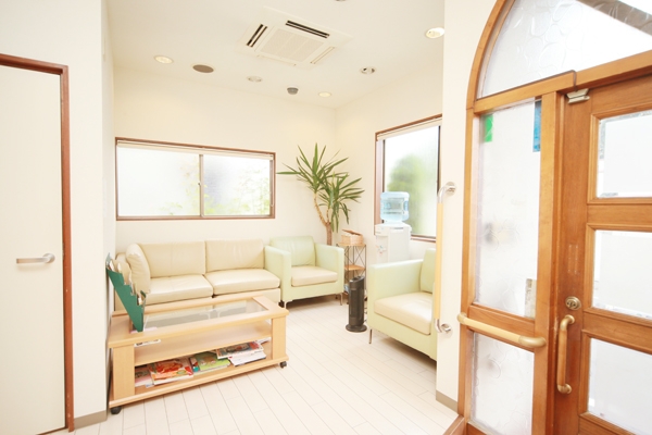 落ち着いた雰囲気の待合室 28206 ma 2 1373443188
