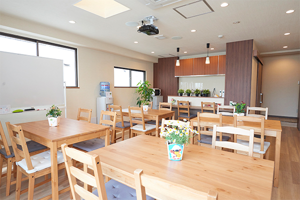 3階では医療・介護の相談会や地域の交流活動が行われる