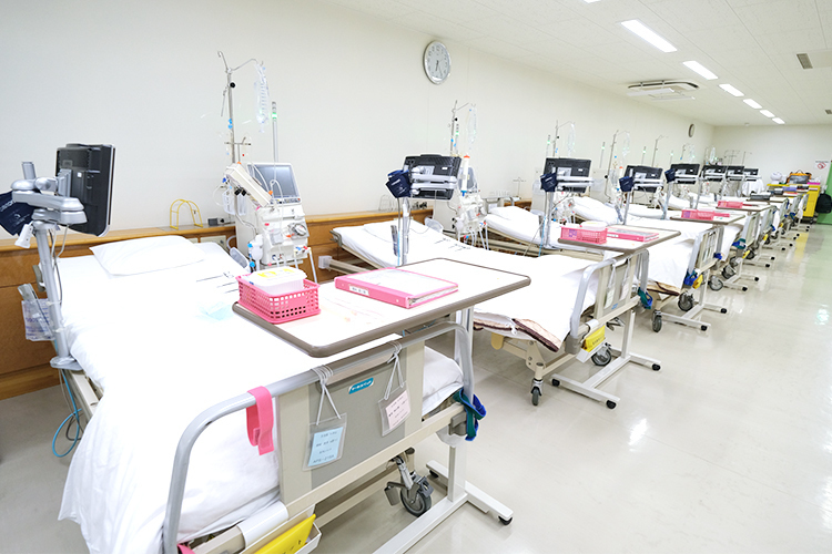 さくら眼科・内科 所沢市 透析にも対応、同時透析19床