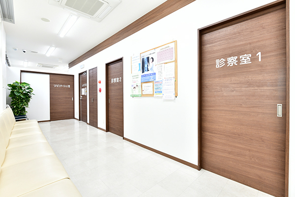 かとう整形外科 川崎市麻生区 院内に入ると清潔感のある空間が広がる