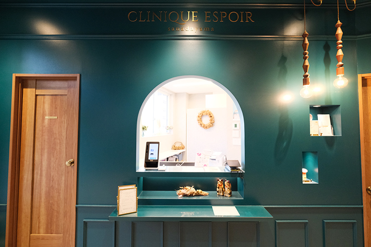 CLINIQUE ESPOIR sanadayama 大阪市天王寺区 頼れるスタッフが在籍し、笑顔で患者を出迎える