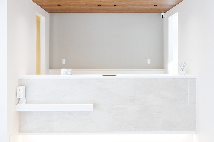 中川クオーレ歯科 横浜市都筑区 清潔感あふれる白で統一された院内