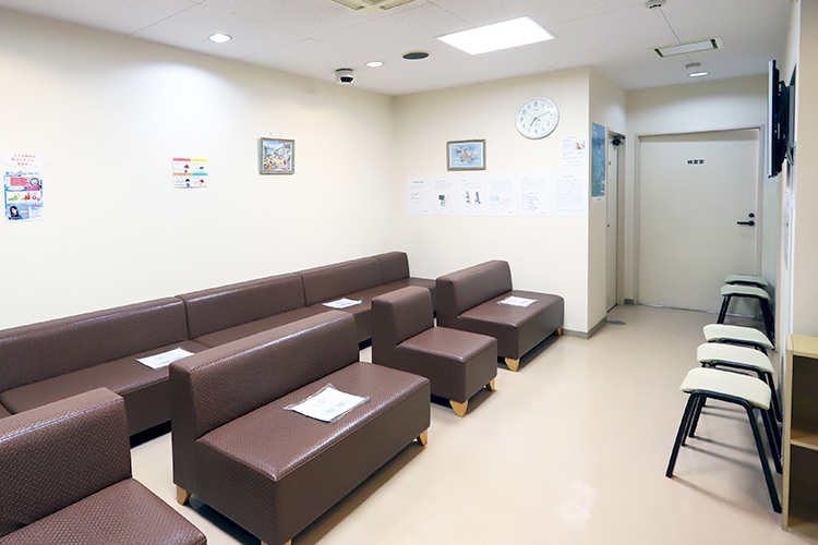 ひかる眼科 蕨市 待ち時間も有効活用できるように、院内掲示物にも力を入れている