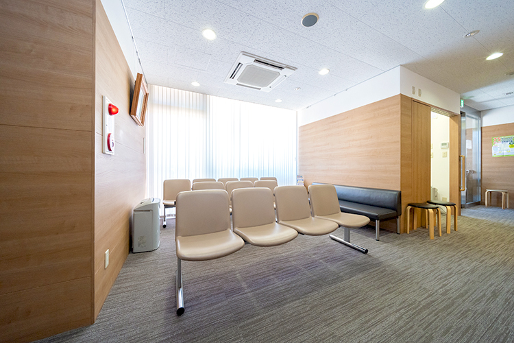 小林内科医院 藤沢市 院内は温かみがありアットホームな雰囲気