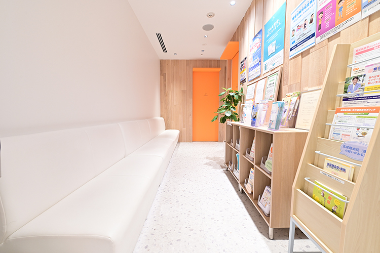 Dクリニック東京ウェルネス 千代田区 ホスピタリティーあふれるスタッフが優しく迎えてくれる