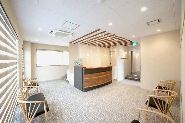 みか矯正歯科医院 鹿児島市 白を貴重とした清潔感のある院内