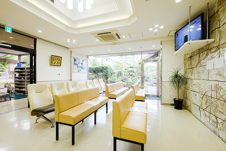 おにたけ整形外科 名古屋市天白区 人と人との距離を保つよう感染対策されている院内