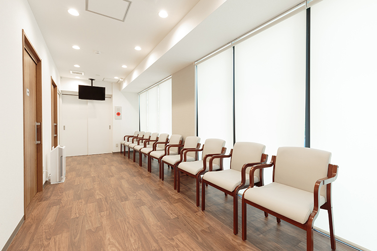 よしうちクリニック 尼崎市 オーダーメイドの治療を提案