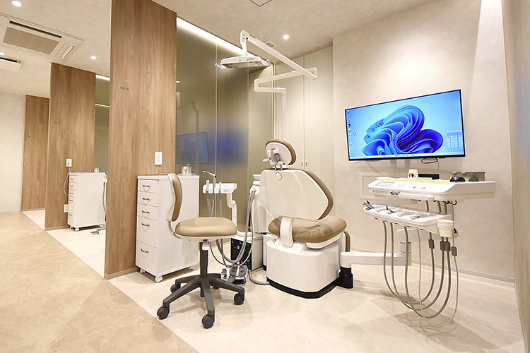 京都河原町スマイルデザイン歯科・矯正歯科 京都市中京区 院内はシックな空間で洗練されたデザイン