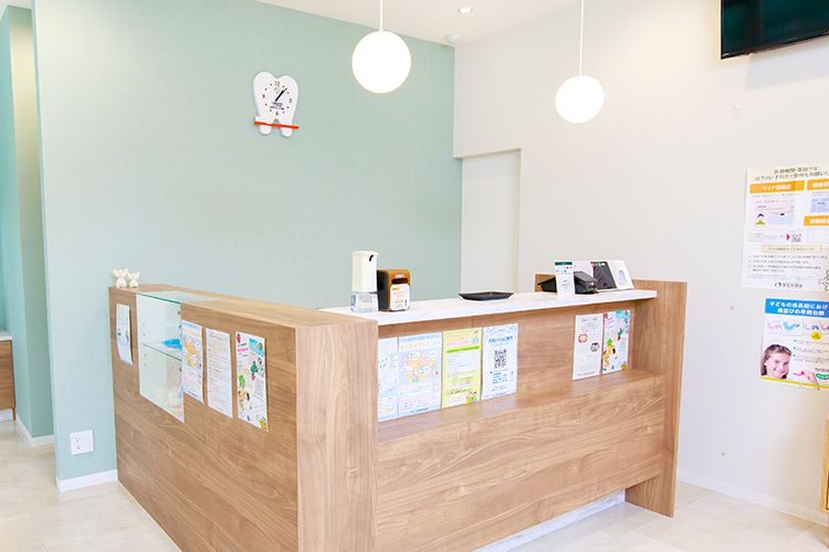 百合ヶ丘駅前歯科医院 川崎市麻生区 年中無休のため、急患でも対応可能