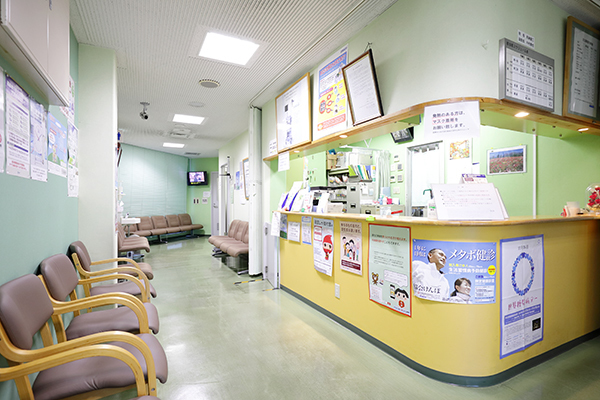 あけぼのGMクリニック 大阪市東淀川区 院内はエレベーターつきで4階建て。広々としている