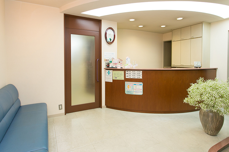 奥村歯科医院 名古屋市中村区 落ち着いた雰囲気の待合室