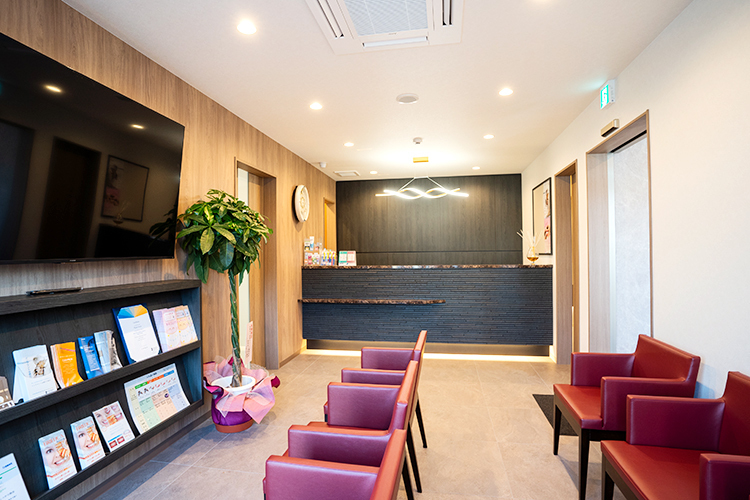 いのうえ歯科医院 鹿児島市 ラグジュアリーな待合室