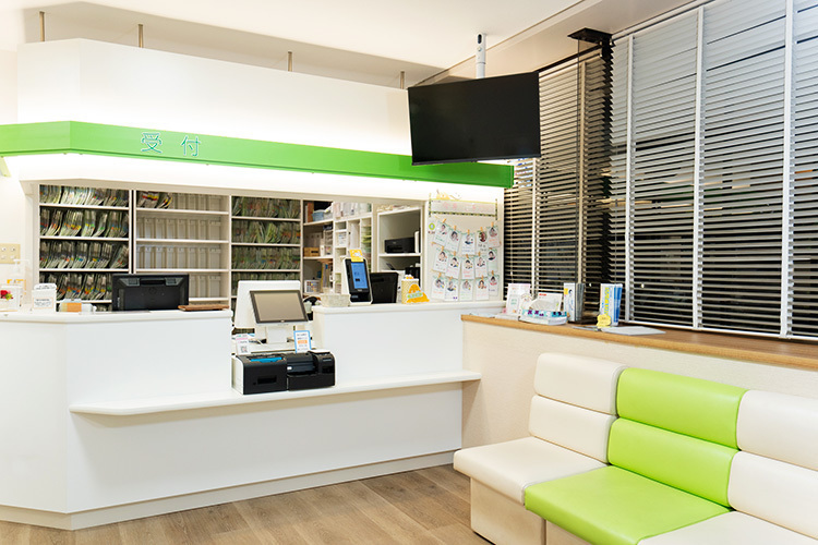 丸尾歯科 松山市 自動精算機も導入し、さらに患者の利便性向上に努める