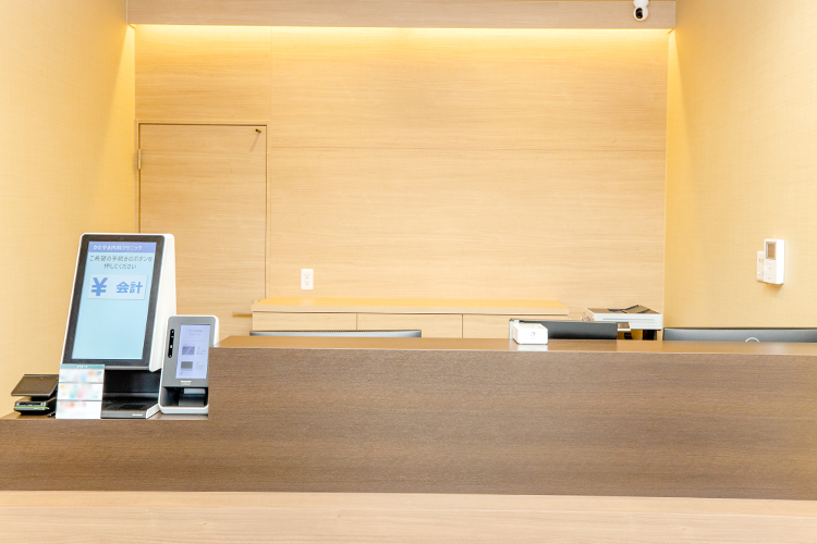 かたやま内科クリニック 大東市 アロマの香りが漂う落ち着いた雰囲気の院内