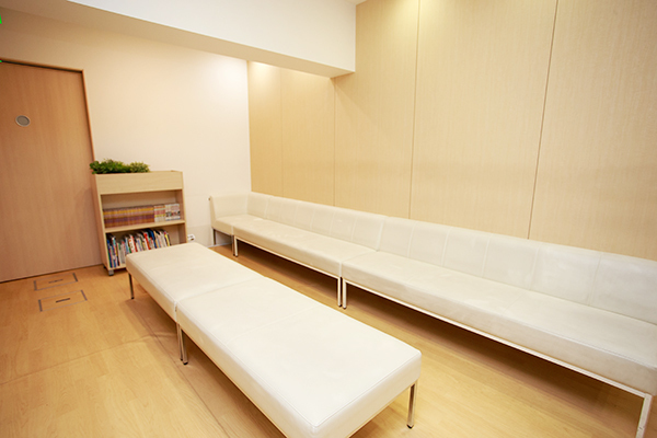 佐々医院 大阪市西区 スタッフが温かく迎える