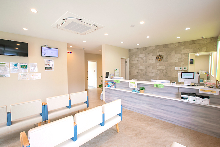 朝日町すずき耳鼻咽喉科 豊田市 明るく清潔感のある院内