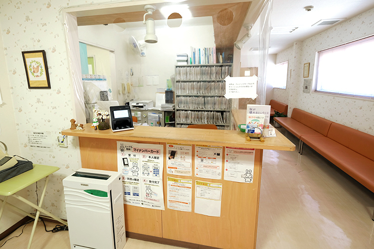 なやクリニック 堺市中区 他の医療機関の人々がリハビリテーションを見学に来ることも