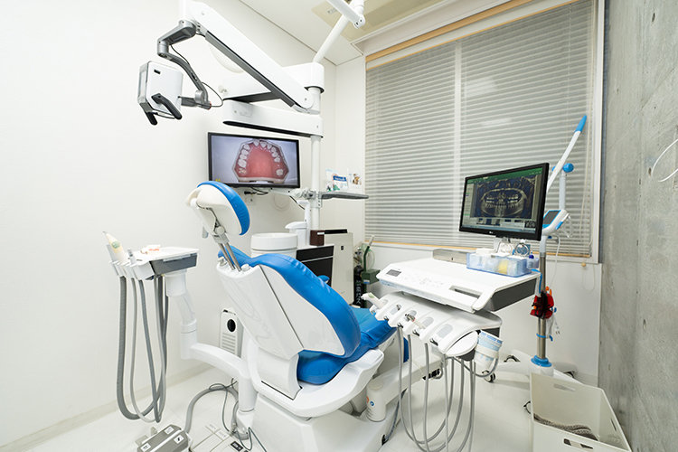 福嶋歯科医院 多摩市 プライバシーに配慮した清潔感のある半個室