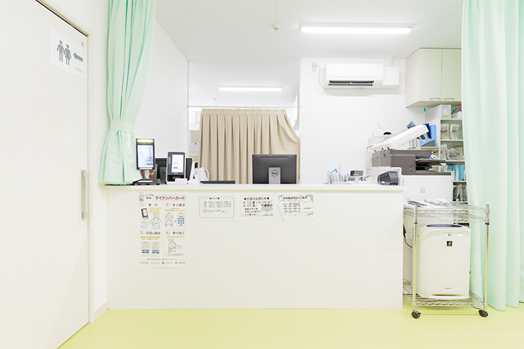 せや眼科 三田市 スタッフが明るく出迎える