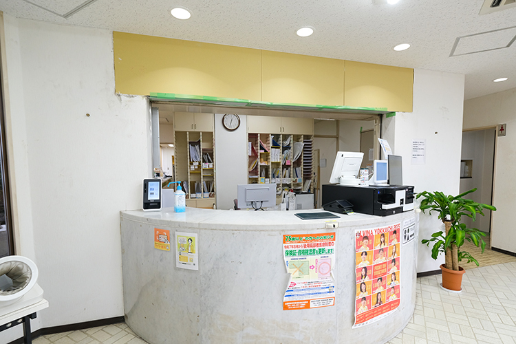 四日市膝肩スポーツの整形外科クリニック 四日市市 ホワイトカラーを基調とした院内