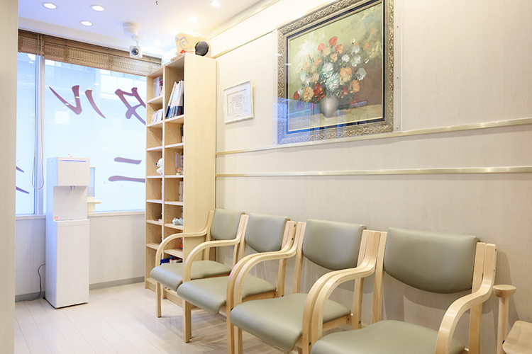 MFデンタルクリニック 千葉市中央区 季節を感じる院内でリラックスして過ごすことができる