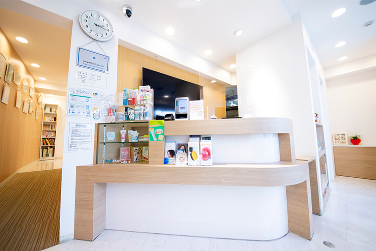 住吉ミモザ歯科・矯正歯科 江東区 院内は全診察室にベビーカーが入れる設計で通院のしやすさも魅力