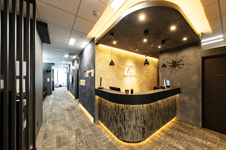 Tenjin Toya Clinic 福岡市中央区 自動精算機を導入しており、各種電子決済にも幅広く対応