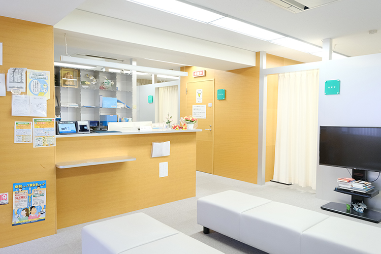 水道橋メディカルクリニック 千代田区 受付スタッフが丁寧に対応してくれるため、初めての来院でも安心