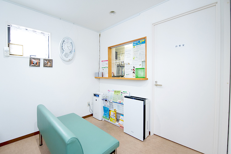 いしい外科 世田谷区 靴を脱いで上がる院内は、アットホームな空間が広がる