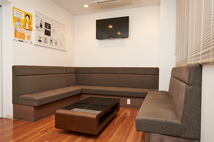 菅田歯科医院 貝塚市 幅広い年代の患者が来院