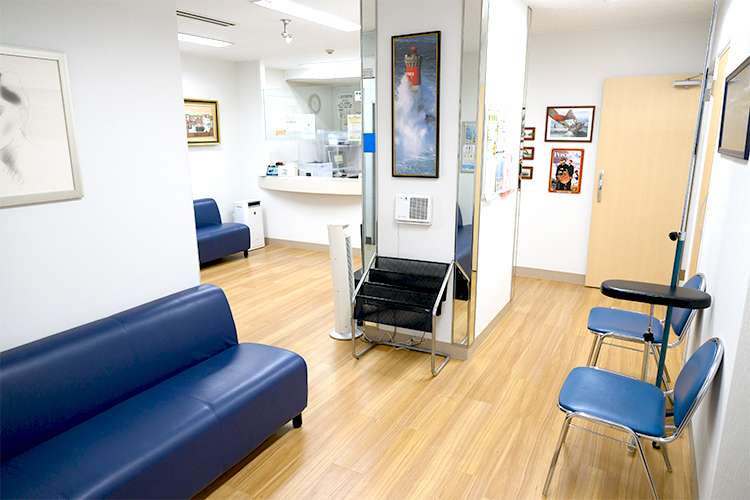 しおざき内科 渋谷区 昔ながらの医院といった落ち着いた雰囲気の院内