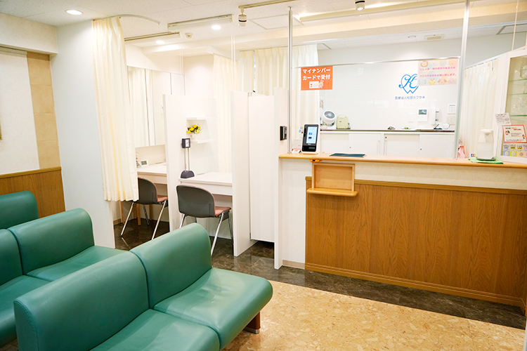 歯科川崎医院 相模原市中央区 外来診療に加え、通院が困難な患者のため訪問診療も行う