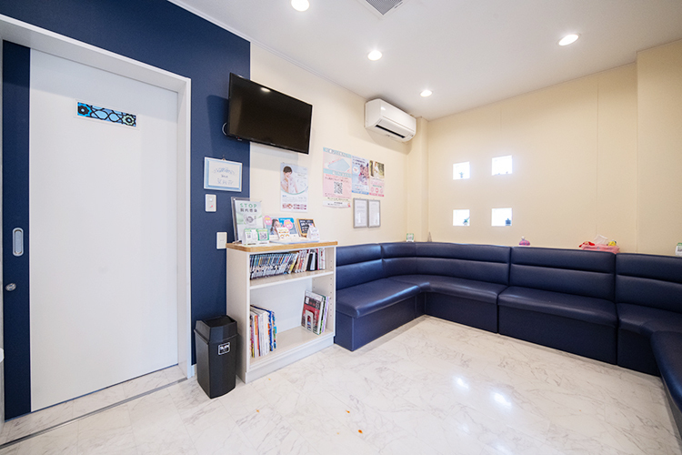渡辺歯科医院 柏市 落ち着いた雰囲気の待合室