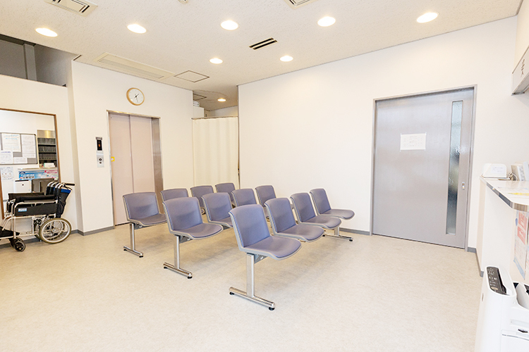 長谷川整形外科医院 大阪市平野区 エレベーターも完備し、車いすなどでも通いやすい環境