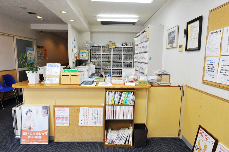 吉川整形外科 相模原市中央区 院内はバリアフリーになっていて車いすの用意もある