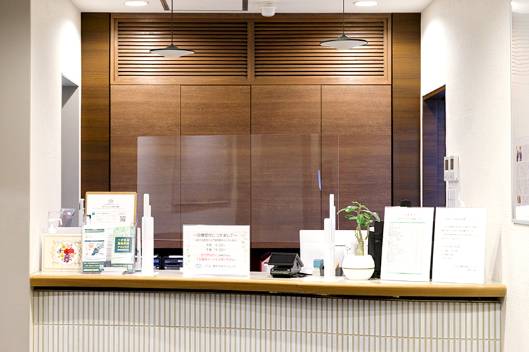 二子玉川整形外科クリニック 世田谷区 ブラウンを基調とした落ち着いた雰囲気の院内