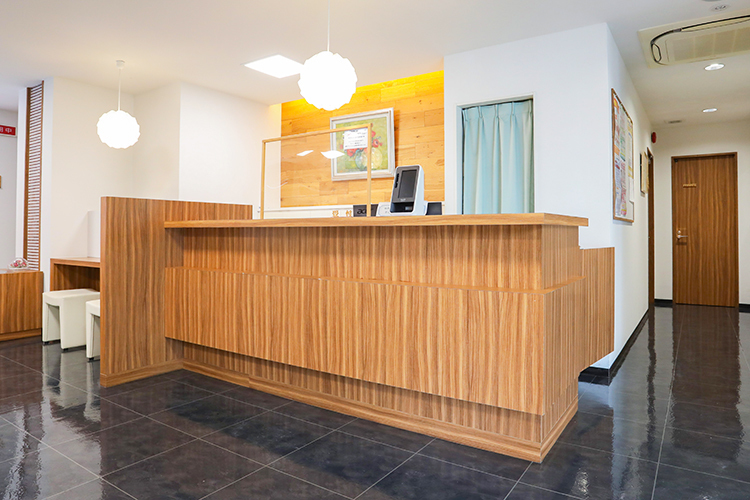 三田医院 岡山市中区 院長の想いが反映されている受付