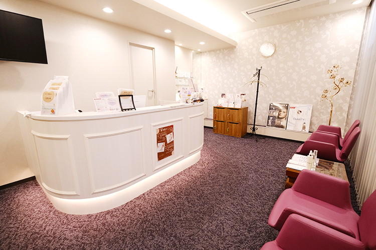 はやし皮フ科クリニック 川辺郡猪名川町 一般的な皮膚科診療と美容面の診療はフロアで異なる雰囲気を演出