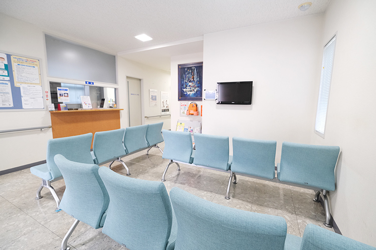 松井医院 豊橋市 広々とした待合室