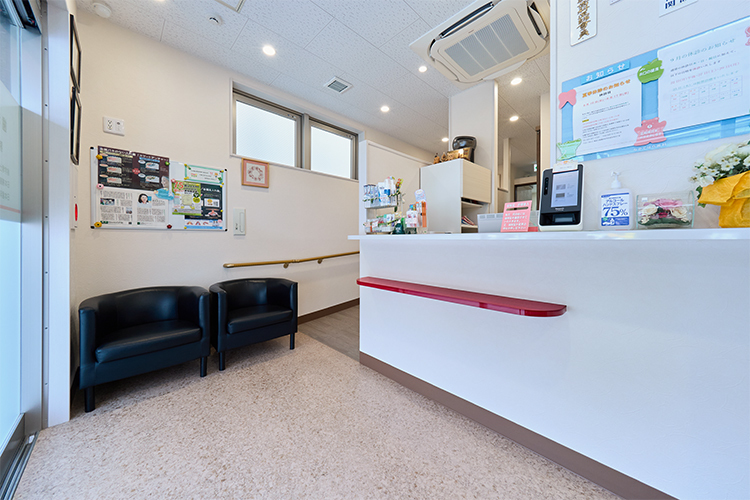 なかてはら歯科 横浜市港北区 院内はスロープ設置されており、バリアフリー設計