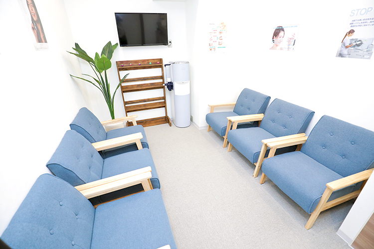 Dental Office Kure 大田区 白を基調に清潔に保たれた院内