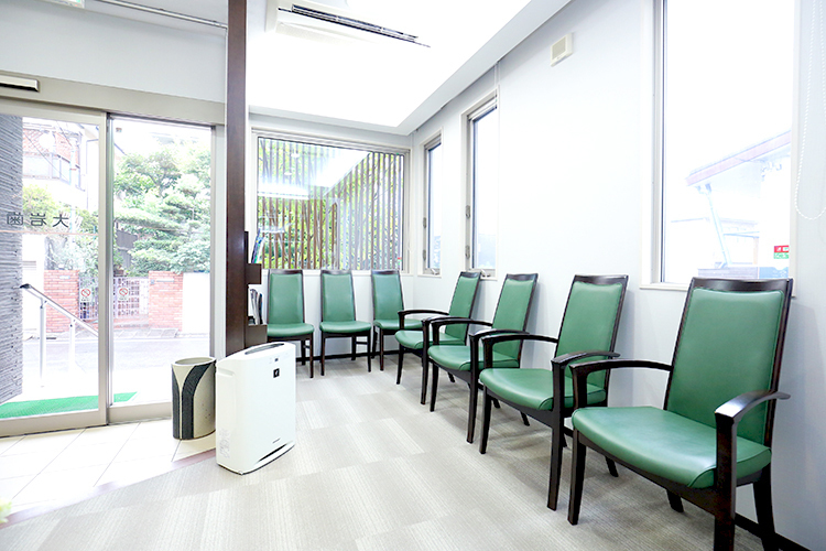 大岩歯科医院 さいたま市浦和区 患者の快適さを追求した待合室