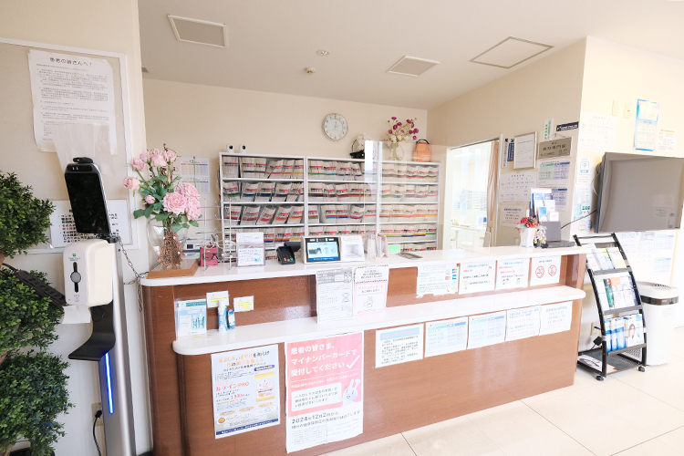 さいとう眼科 川西市 パーティションを設置するなど、院内の感染症予防にも取り組む