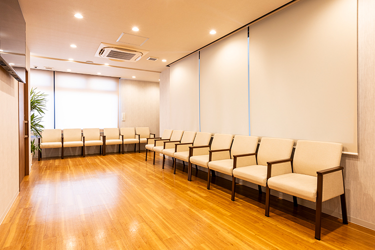 横浜金沢文庫消化器クリニック 内視鏡内科・肛門外科 横浜市金沢区 落ち着いた雰囲気の院内