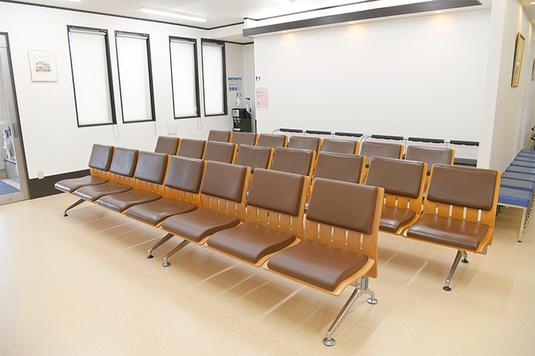 むらたクリニック さいたま市西区 老若男女問わず、幅広い年齢層が来院している