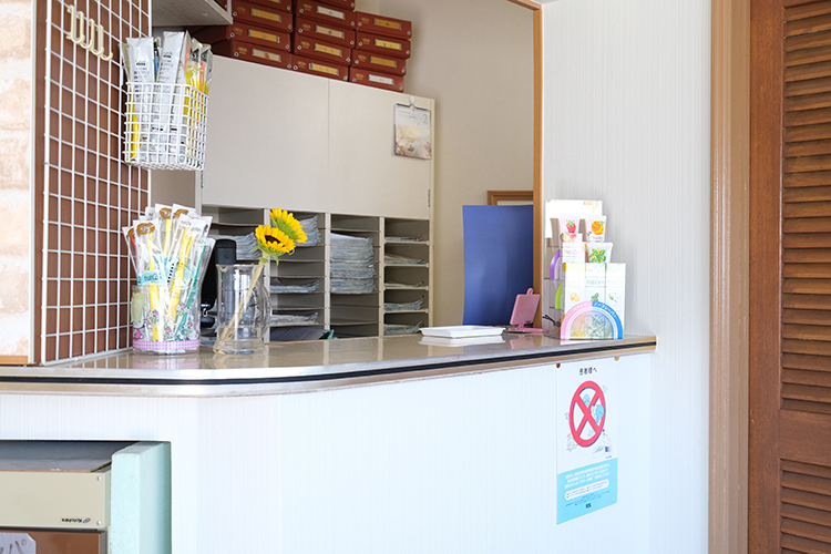 みわ歯科医院 横須賀市 木の温かみを感じる院内