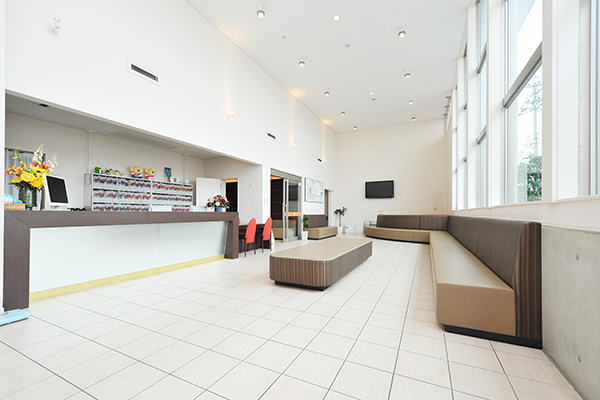 安城ささめ耳鼻科 安城市 広々とした院内。患者のための工夫が詰まっている