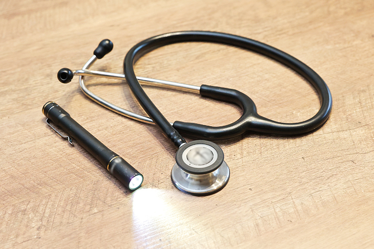 西東京あゆみクリニック 西東京市 脳神経内科で研鑽を積んできた茂呂先生が院長を務める