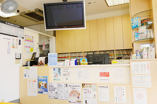緑園都市耳鼻咽喉科 酒井医院 横浜市泉区 入口入ってすぐの受付スペース